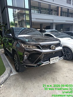 รถ SUV 7 ที่นั่ง (Fortuner/Innova)
